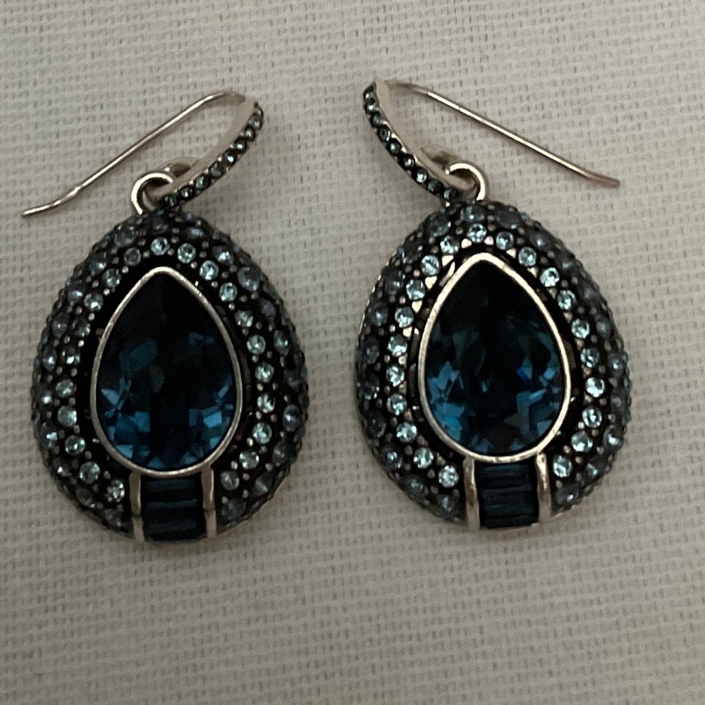 BRIGHTON DEW DROP EARRINGS.  GEM IS IN BLUE HUES.  SILVER PLATED FINISH.